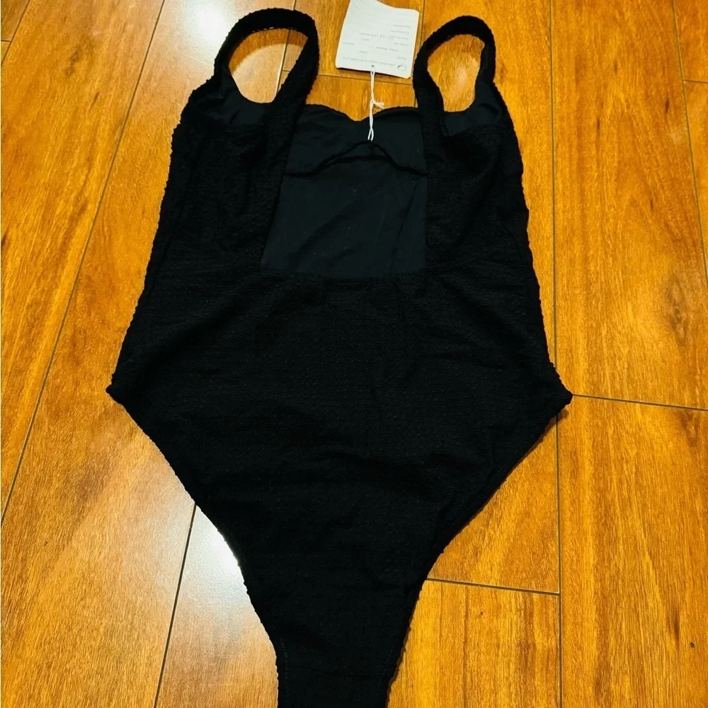 NWT NANUSHAK woman swiming One pieces